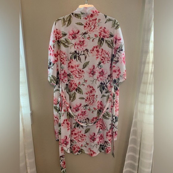 Show Me Your Mumu Women's Floral Wrap Around Short Sleeve Robe Size OS - Picture 5 of 5